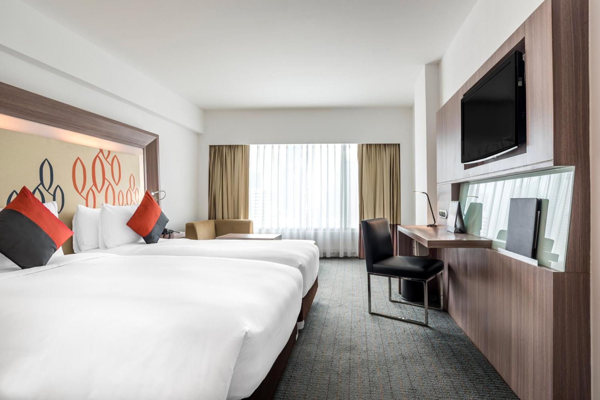 Hilton Garden Inn Bangkok Silom Exterior foto